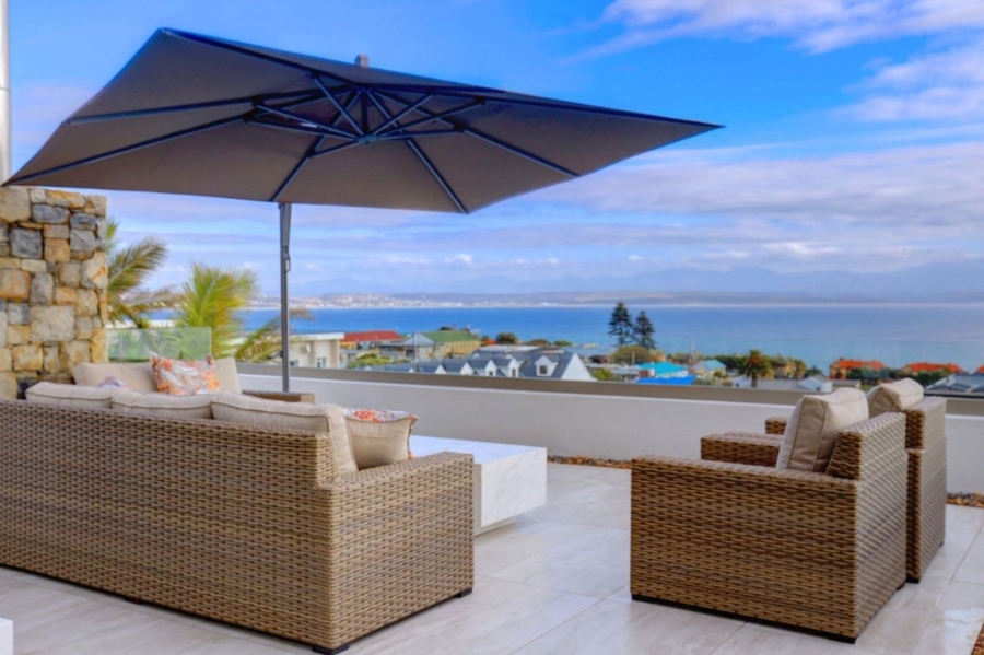 4 Bedroom Property for Sale in Mossel Bay Central Western Cape
